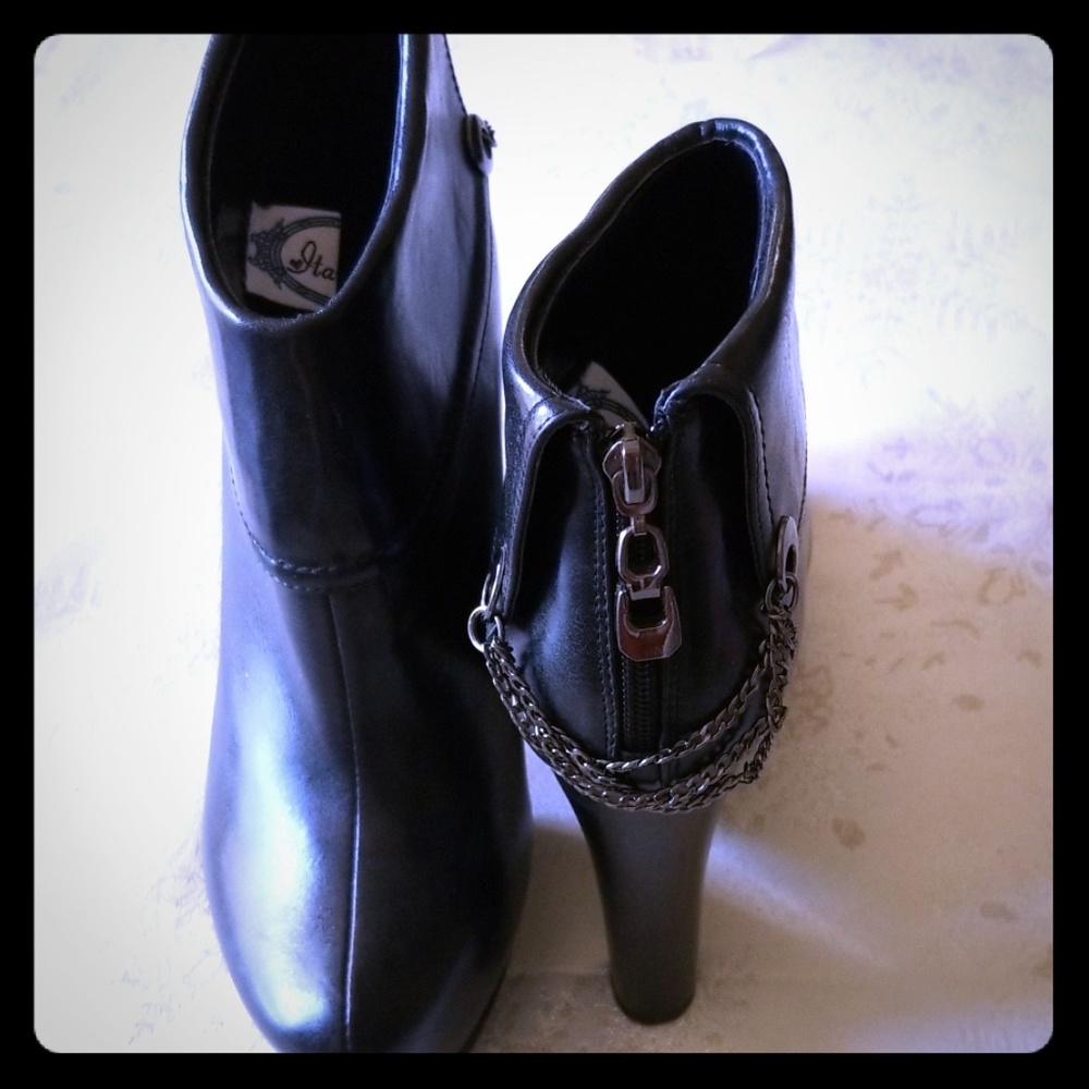 Ankle boots